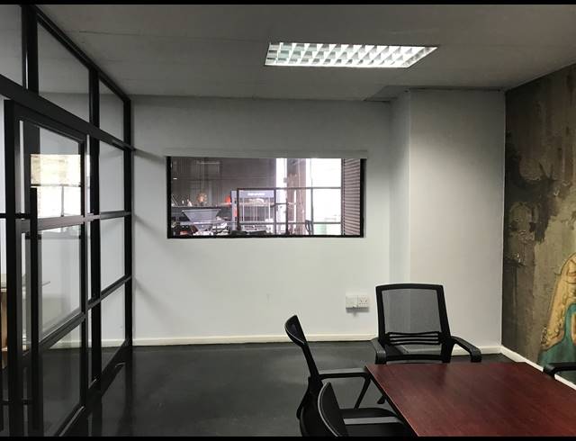 2,600M² WAREHOUSE TO LET IN BRIARDENE